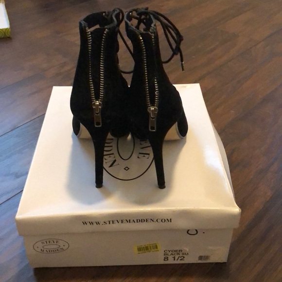 Steve Madden Cyder Heels - Picture 3 of 7